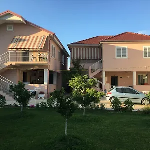 Vila Islami Durrës